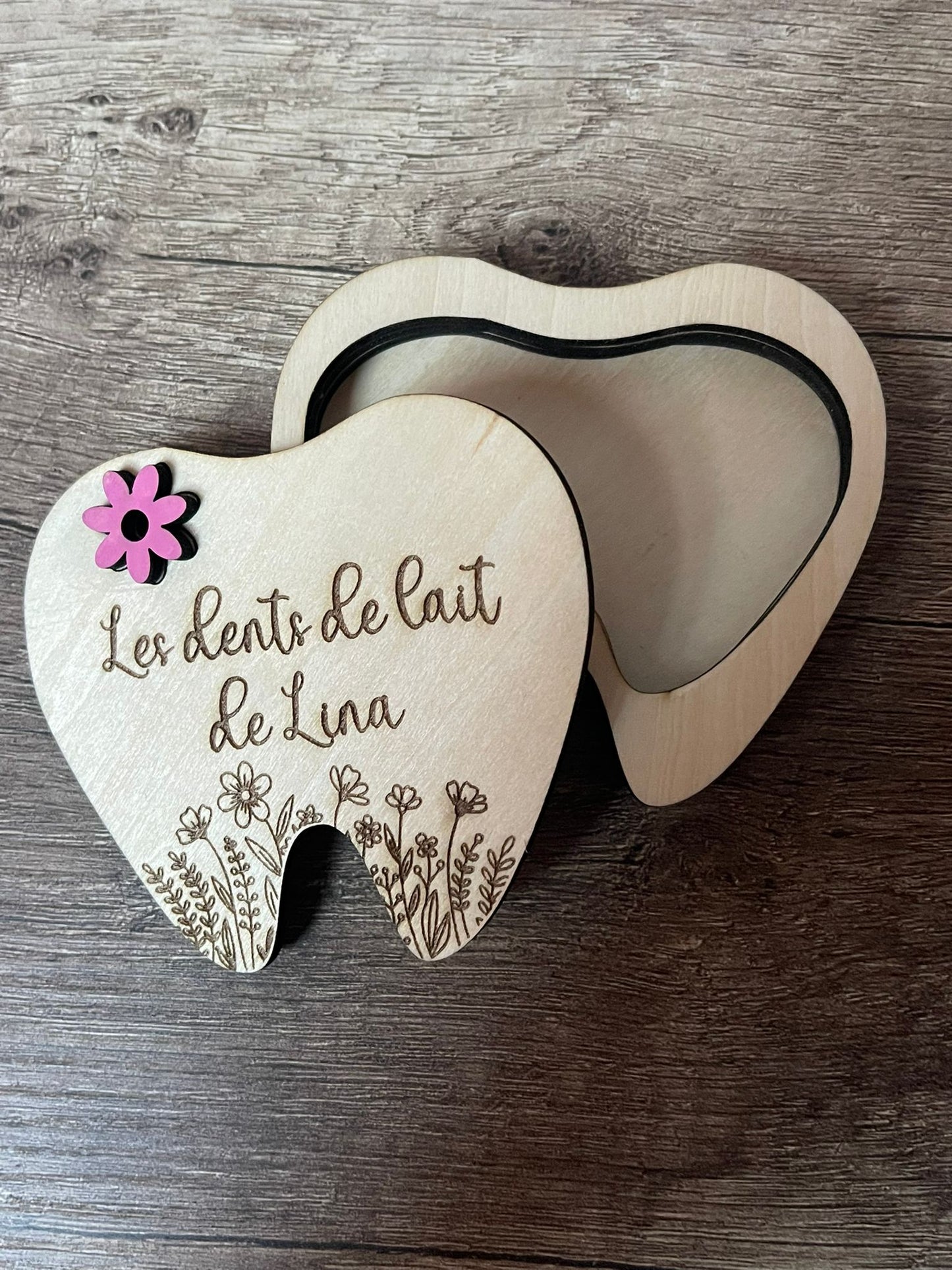 Boîte à dents de lait personnalisée – Forme dent en bois gravée