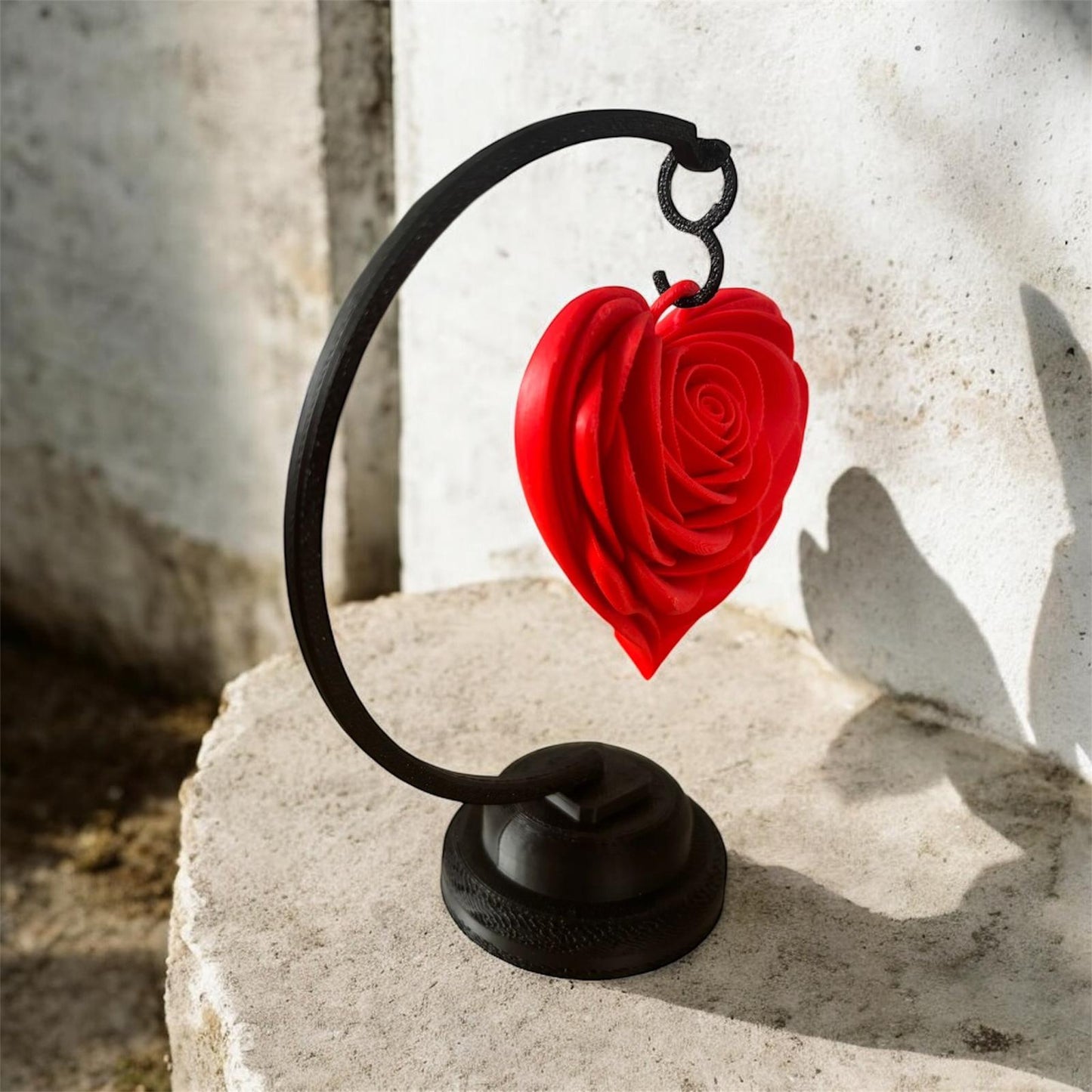 🖤 Produit : Cœur fleuri suspendu – Impression 3D
