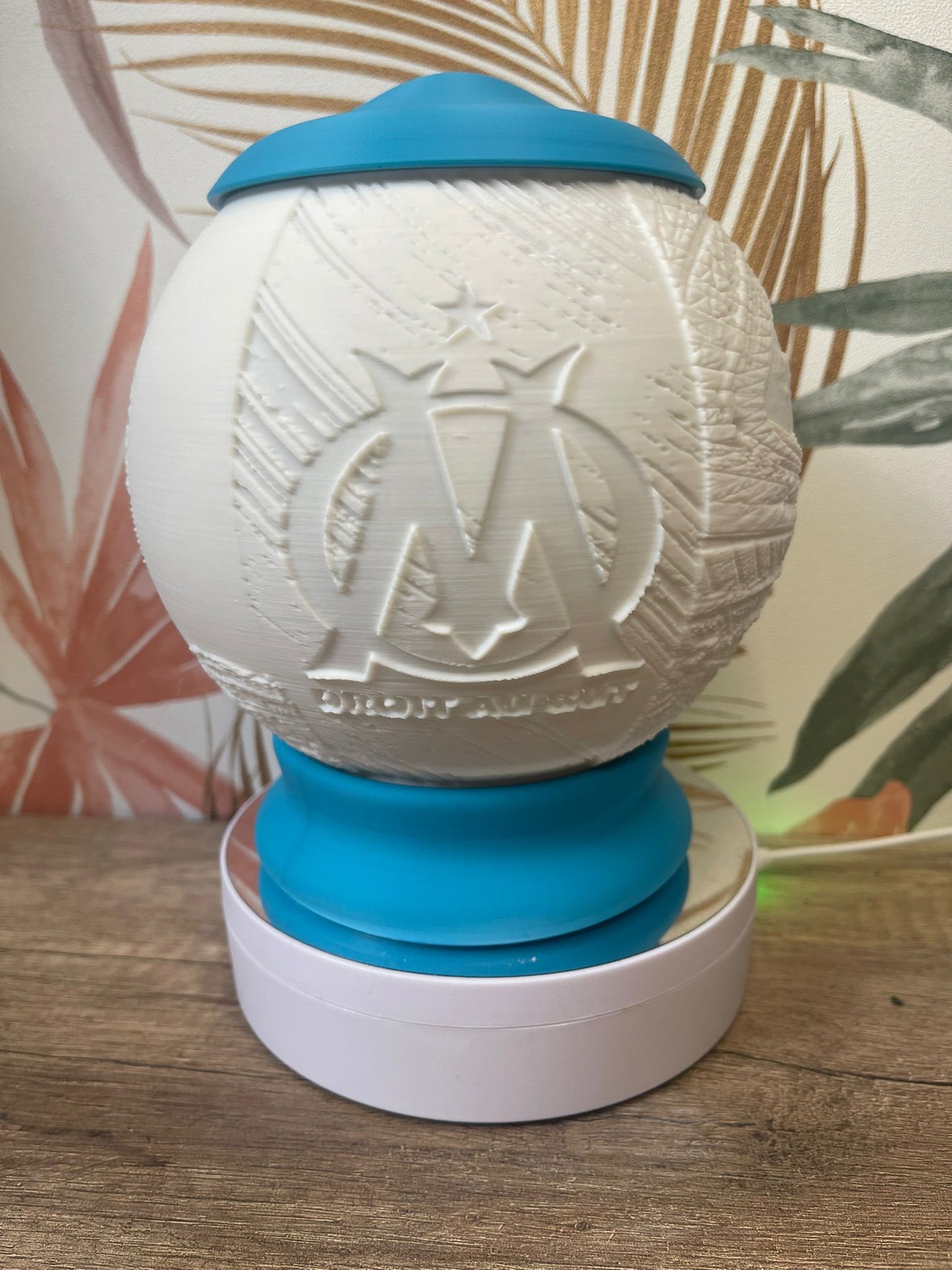 Lampe décorative OM – Impression 3D | Vélodrome & Saintes-Maries-de-la-Mer